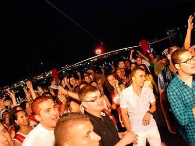 Barco nocturno